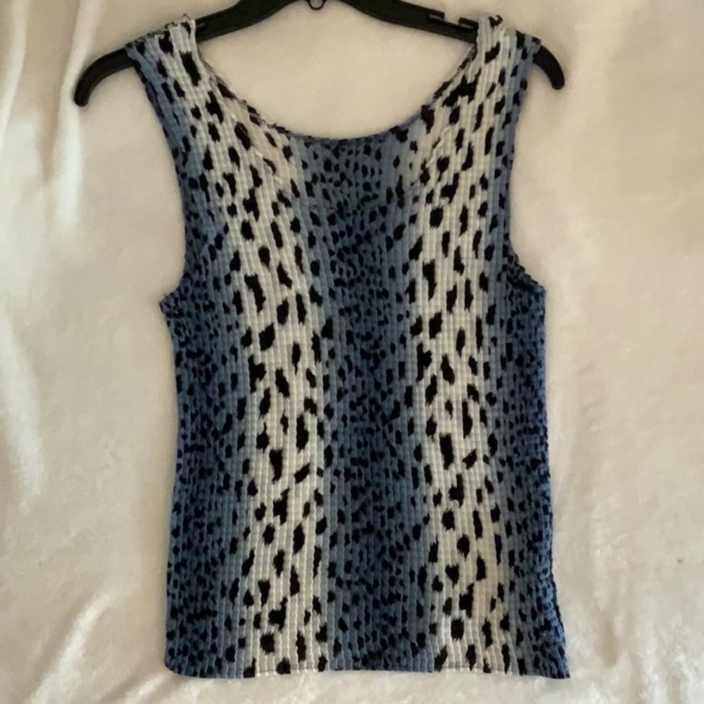 🔵 Tank Top Gently worn.